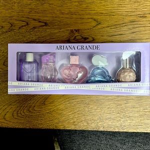 Ariana Grande Eau De Parfum Deluxe Minis 5-Pc Coffret Set